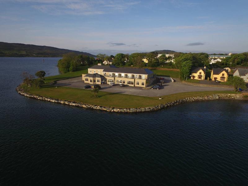 The Beara Coast Hotel 캐슬타운베어 외부 사진
