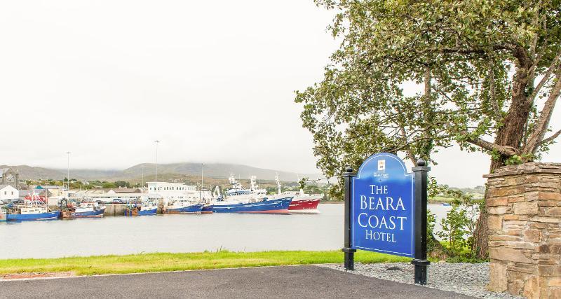 The Beara Coast Hotel 캐슬타운베어 외부 사진